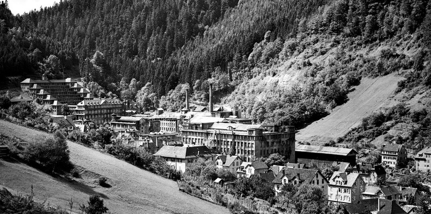 Výstavba Terrassenbau trvala pouhé dva roky (1916-1918). Unikátní kaskádovitá konstrukce ve svahu zajišťovala dostatek denního světla pro všechny pracoviště.