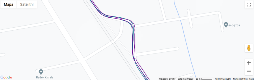 Modrá – Amazfit Cheetah, fialová – Garmin Fenix 7X Pro