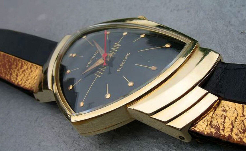 První Ventury z 14K zlata s řemínkem poršívaným 24K zlatem. Foto: Watchonista.com